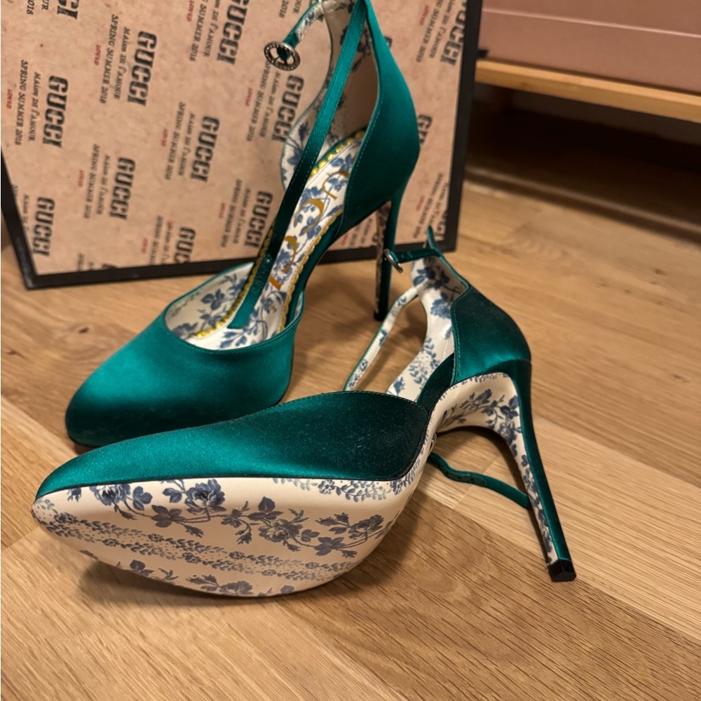 Gucci Women's Emerald Satin Heels